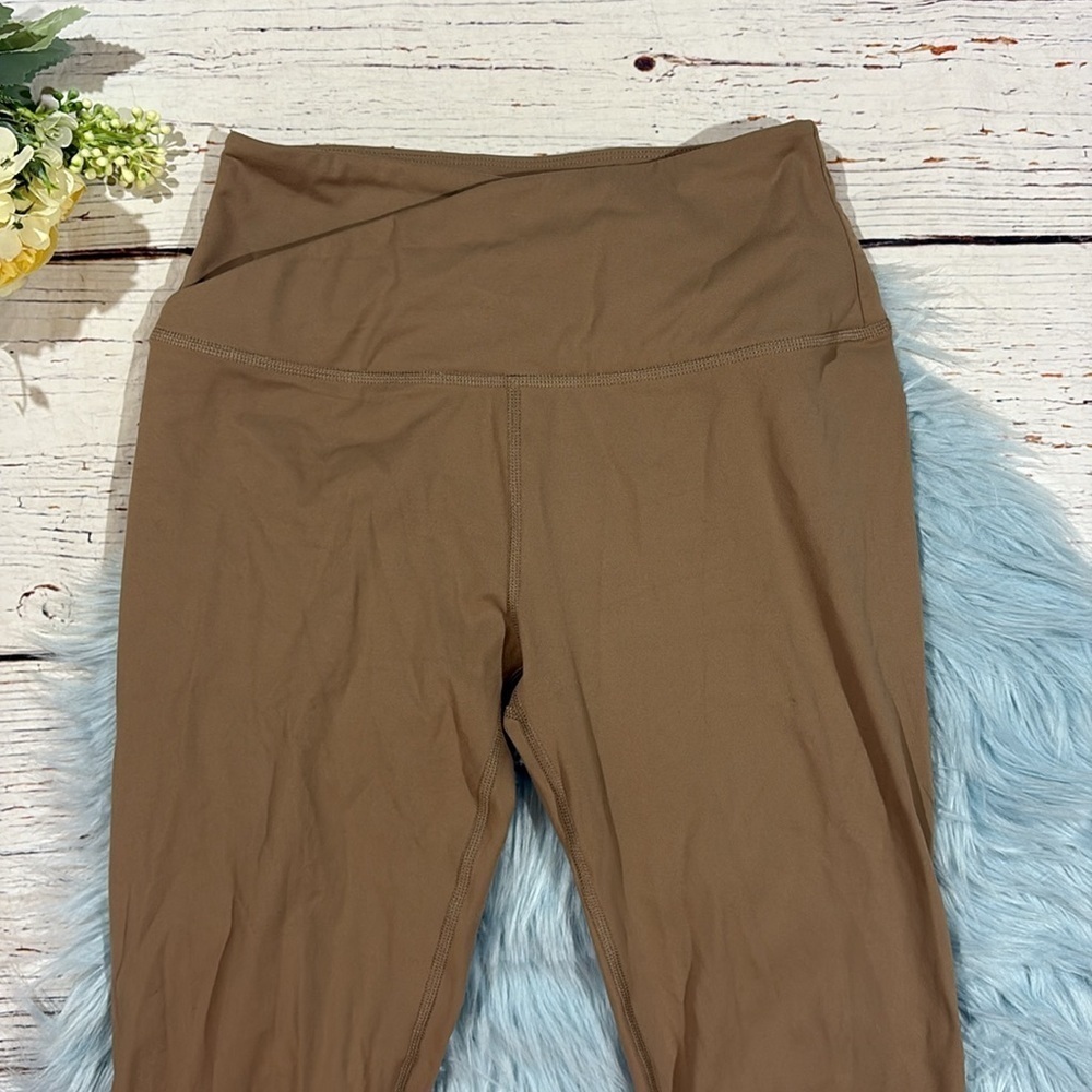 Bandier x Sincerely Jules The Rue Crossover Leggings in Nutmeg Mocha - Picture 5 of 8